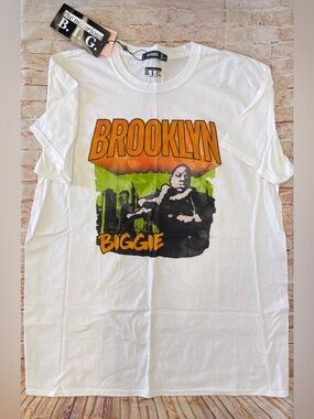 Missguided + White Graphic 'BROOKLYN' Biggie Tee with Orange and Green Print
